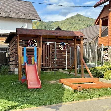 Aura Karpat Hotell Bukovel Eksteriør bilde