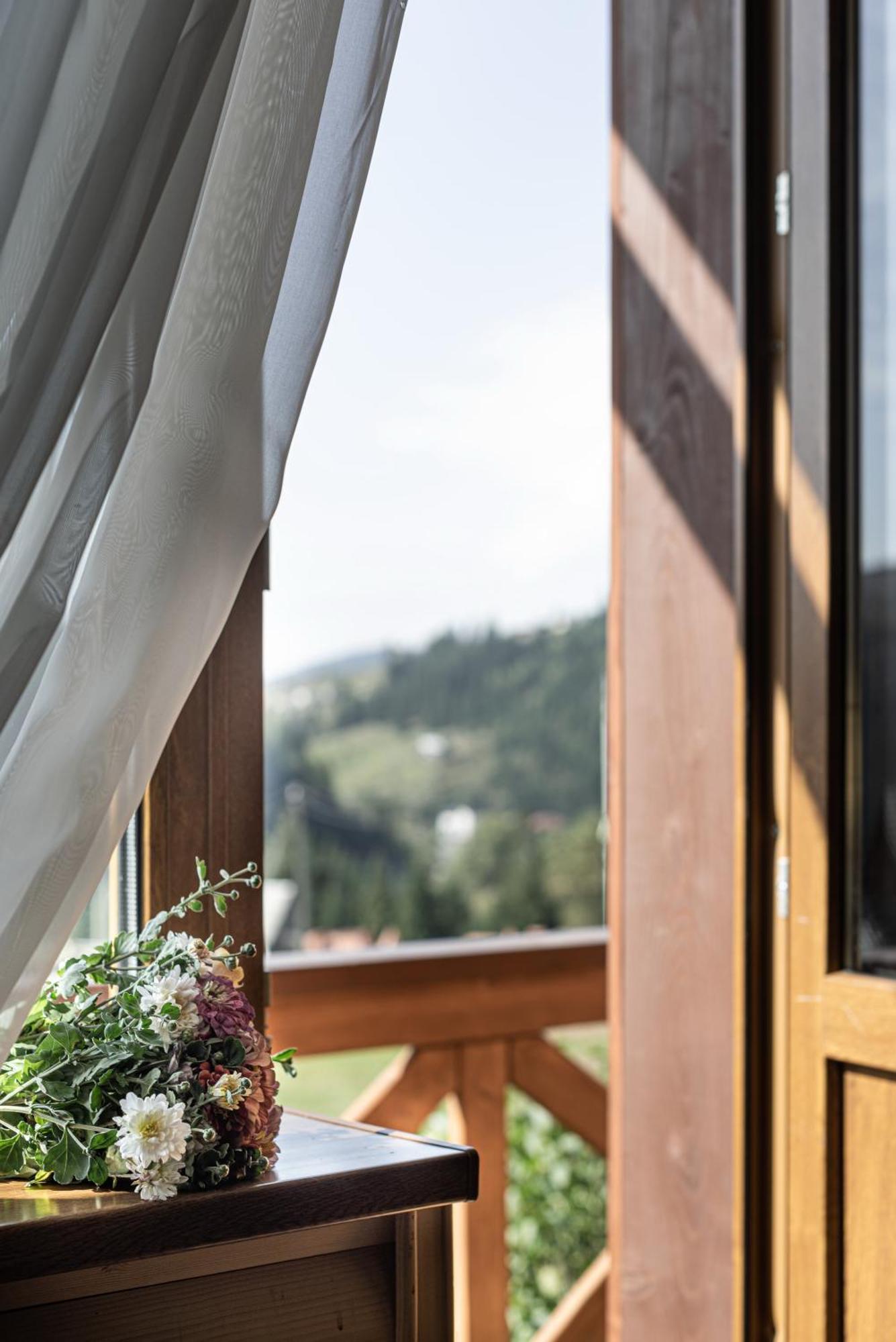 Aura Karpat Hotell Bukovel Eksteriør bilde